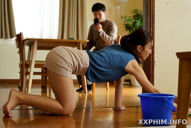 Mẹ kế lén lút ngoại tình với câu con chồng số hướng